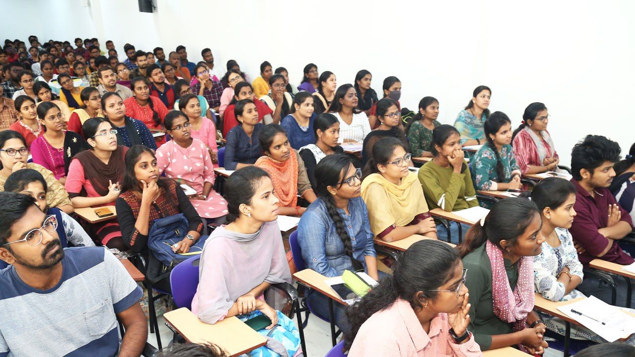 ARAM IAS classroom filled with UPSC aspirants